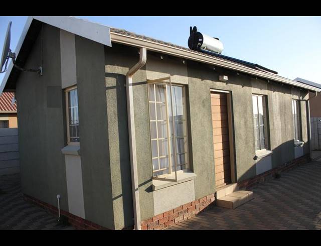 3 BEDROOM HOUSE FOR SALE IN SKY CITY